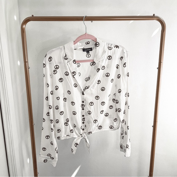 Modcloth Tops - New ModCloth Tie Front Cropped Peace Sign Button Down Shirt Large